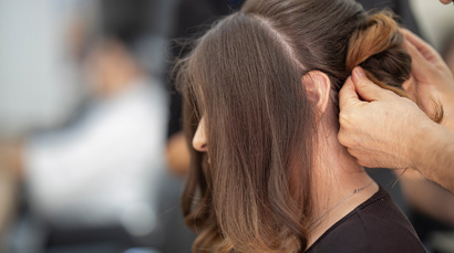 7 Signs It's Time for a New Hairstyle (And How to Choose One)